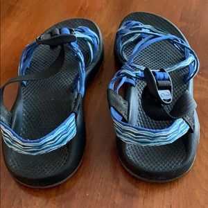 Women size 6 chacos